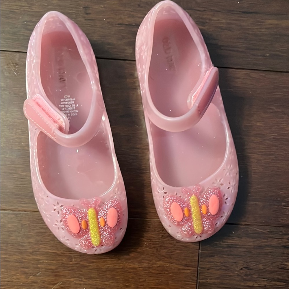 Old Navy Pink Dress Shoes with Butterfly Embellishment